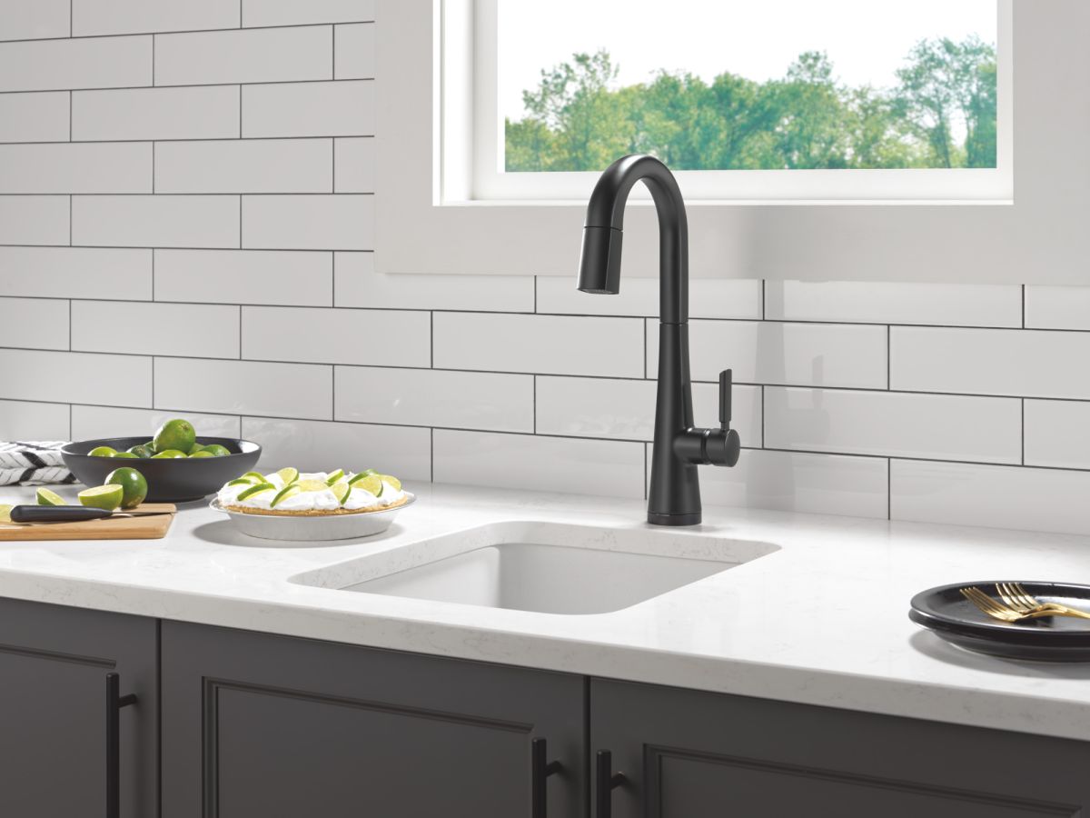 DELTA Monrovia Touch2O Bar / Prep Faucet with Touchless Technology — Matte Black