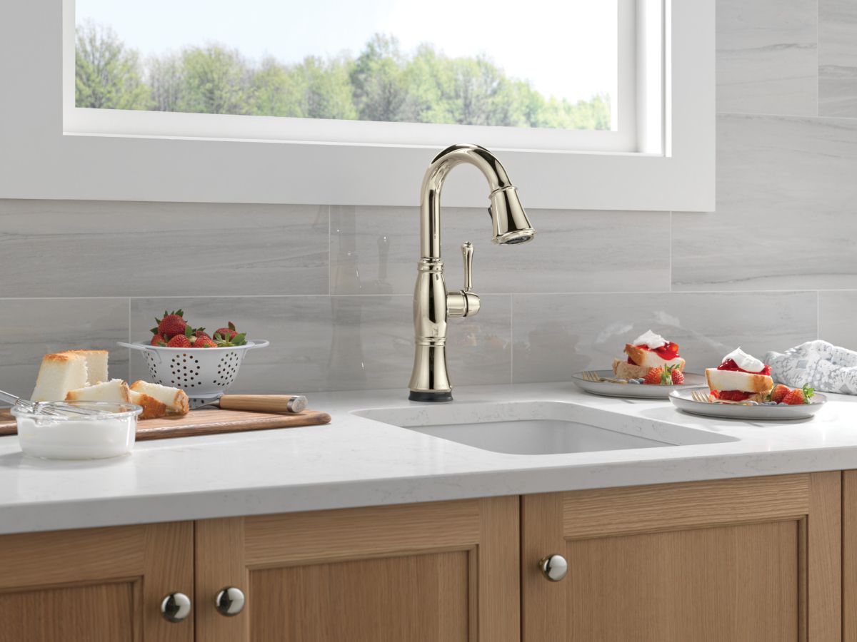 DELTA Cassidy Touch2O Bar / Prep Faucet with Touchless Technology — Lumicoat® Polished Nickel