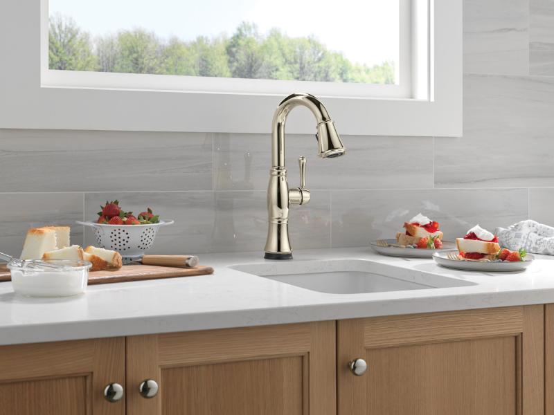 DELTA Cassidy Touch2O Bar / Prep Faucet with Touchless Technology — Lumicoat® Polished Nickel