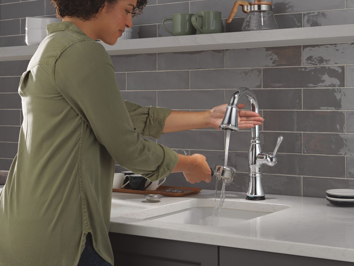 DELTA Cassidy Touch2O Bar / Prep Faucet with Touchless Technology — Lumicoat® Chrome