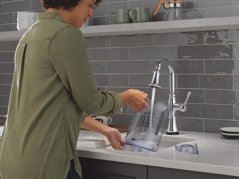 DELTA Cassidy Touch2O Bar / Prep Faucet with Touchless Technology — Lumicoat® Chrome