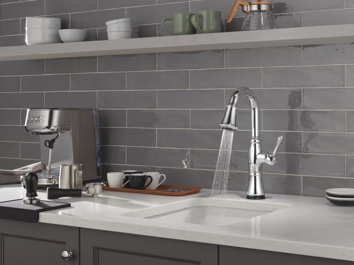 DELTA Cassidy Touch2O Bar / Prep Faucet with Touchless Technology — Lumicoat® Chrome