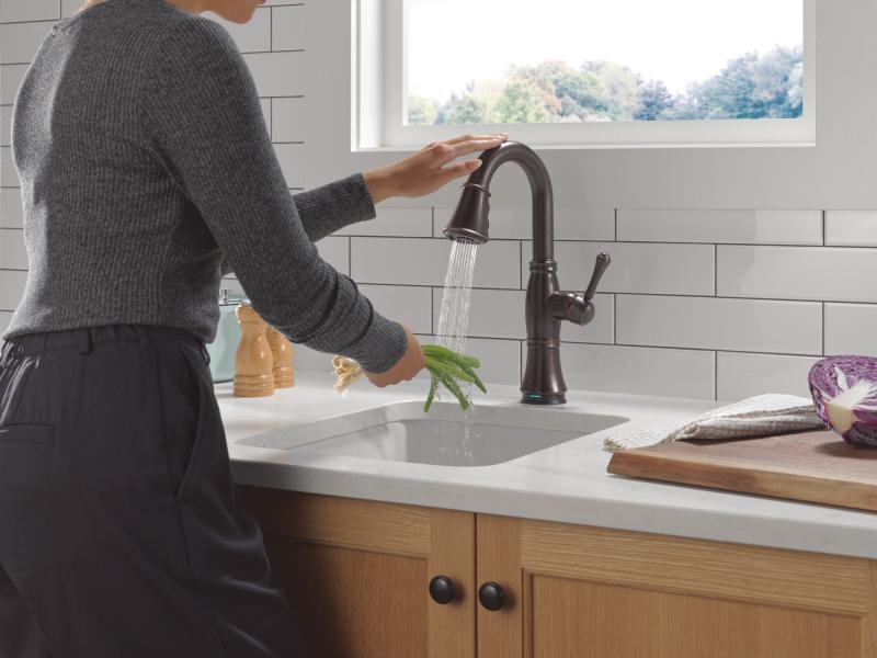 DELTA Cassidy Touch2O Bar / Prep Faucet with Touchless Technology — Venetian Bronze