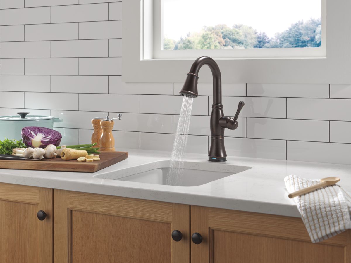 DELTA Cassidy Touch2O Bar / Prep Faucet with Touchless Technology — Venetian Bronze
