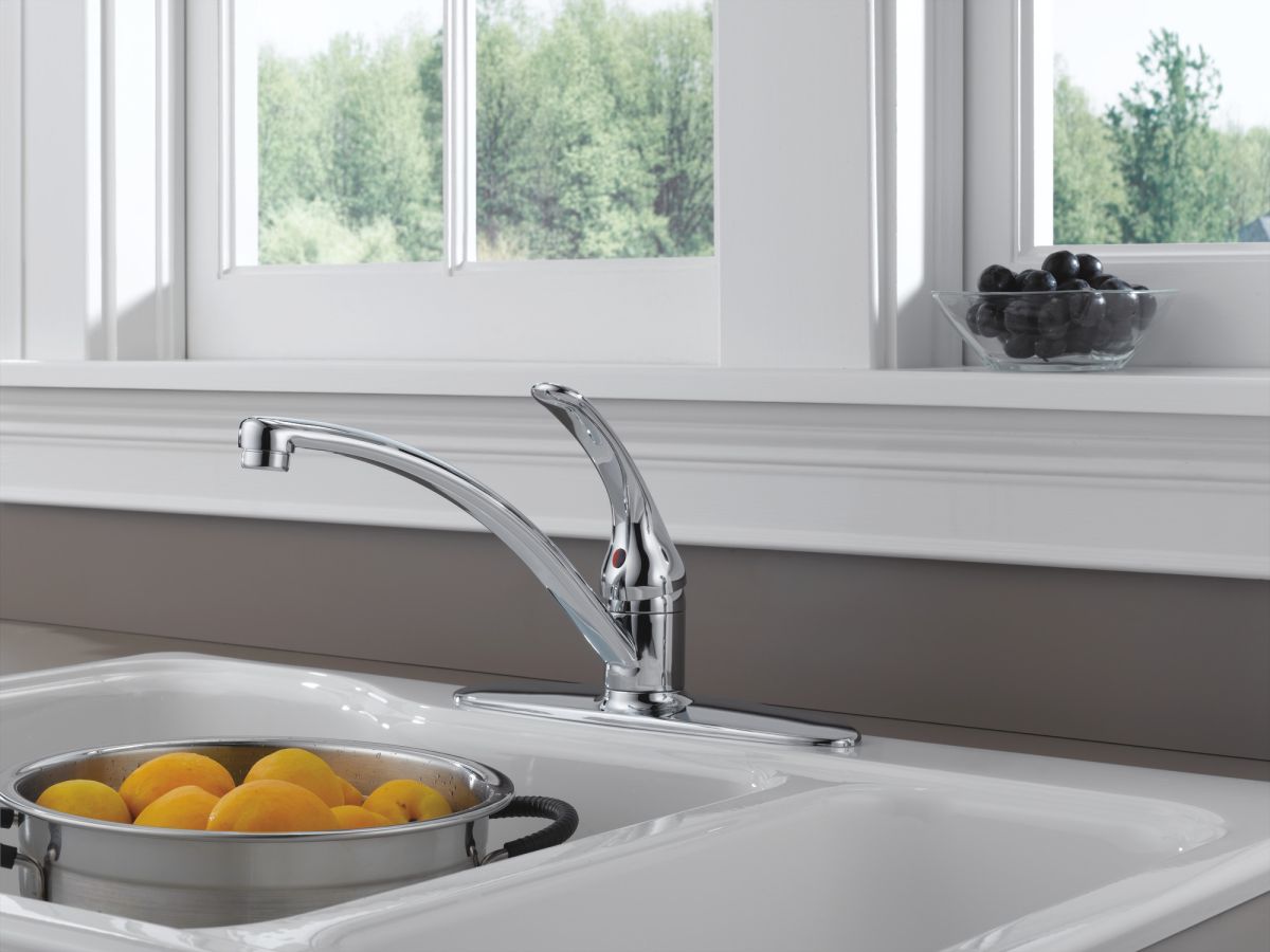 DELTA Foundations Single Handle Kitchen Faucet — Chrome