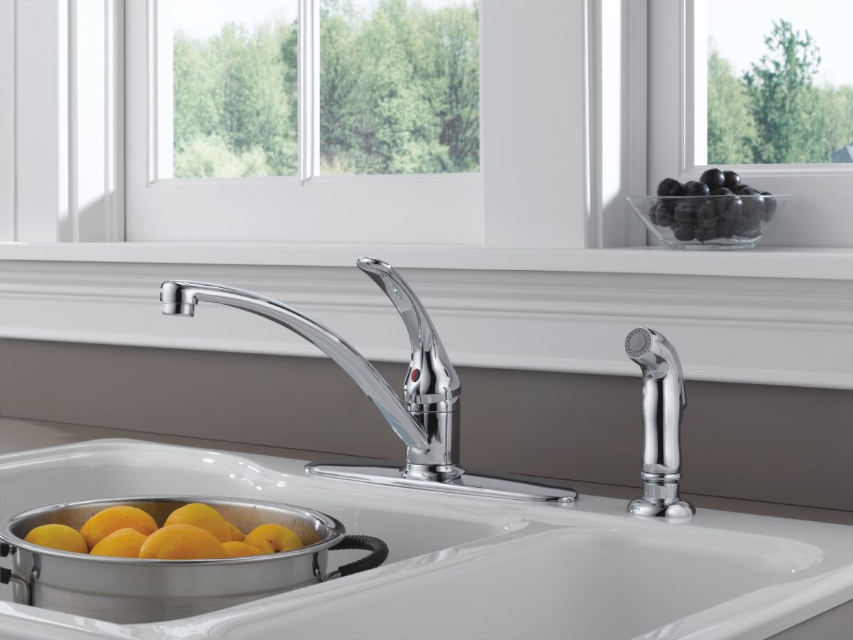 DELTA Foundations Single Handle Kitchen Faucet with Spray — Chrome