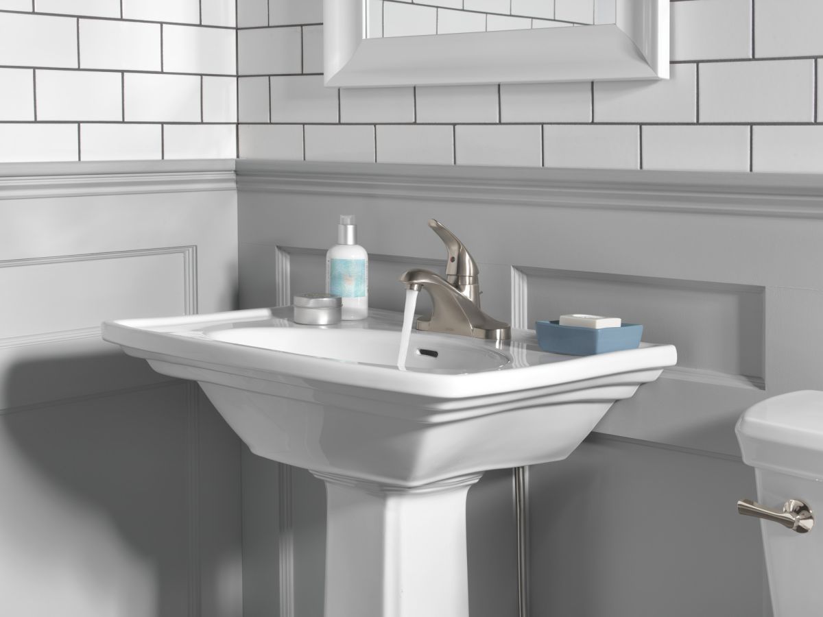DELTA Foundations Single Handle Centerset Bathroom Faucet — Stainless