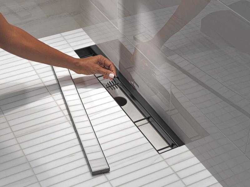 DELTA 24" Reversible Linear Shower Drain Trim — Matte Black