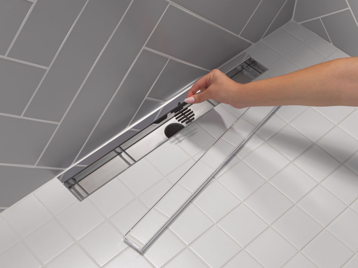DELTA 24" Linear Shower Drain Wall Edge — Chrome