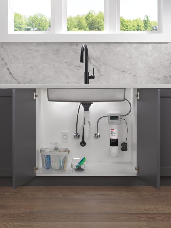 DELTA Trinsic Single Handle Pull-Down Kitchen Faucet — Matte Black