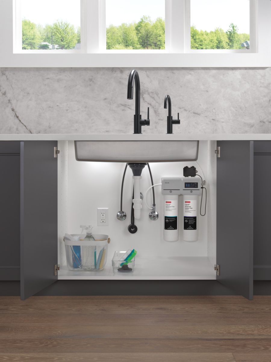 DELTA Trinsic Single Handle Pull-Down Kitchen Faucet — Matte Black