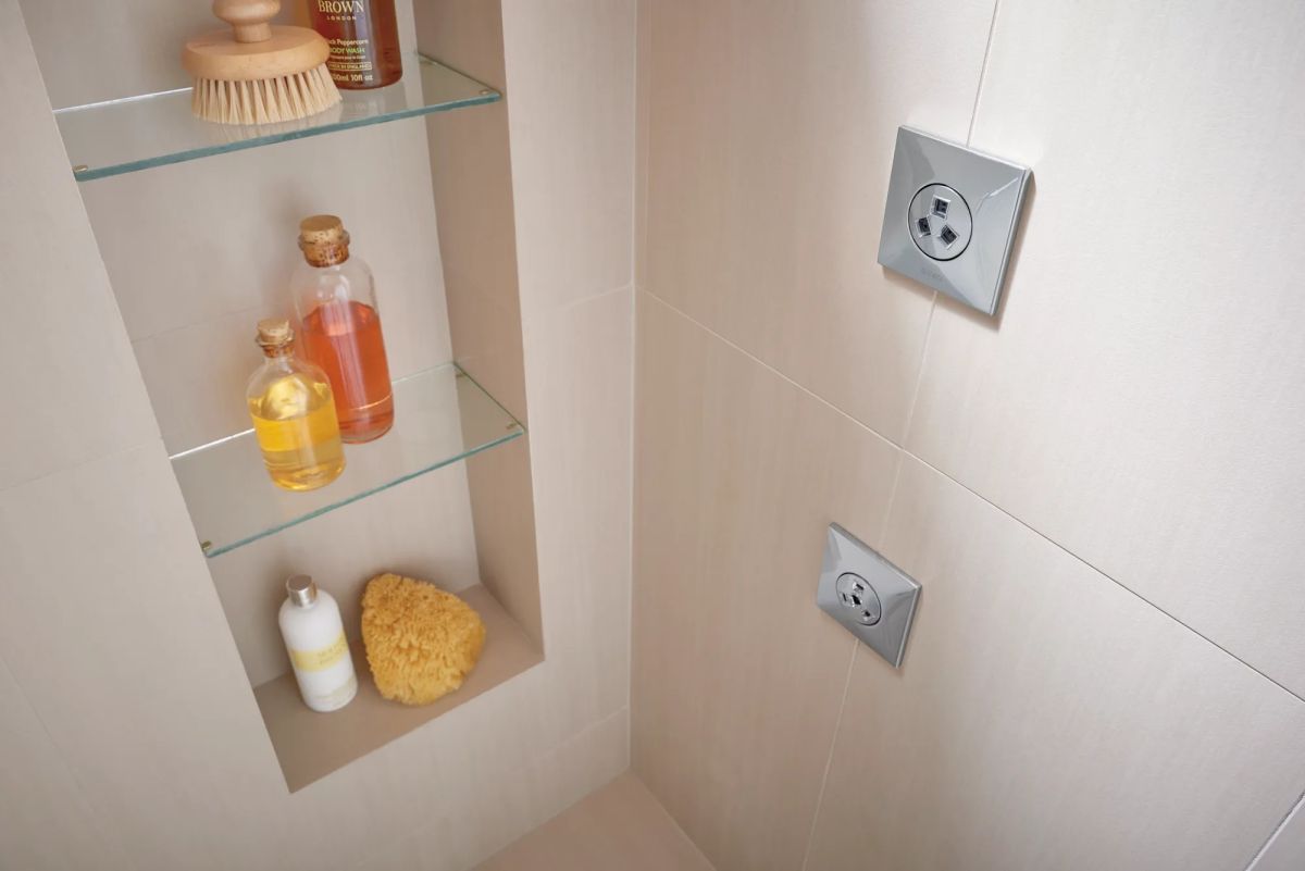 BRIZO Essential Shower Hydrachoice Max Square Body Spray Trim — Chrome