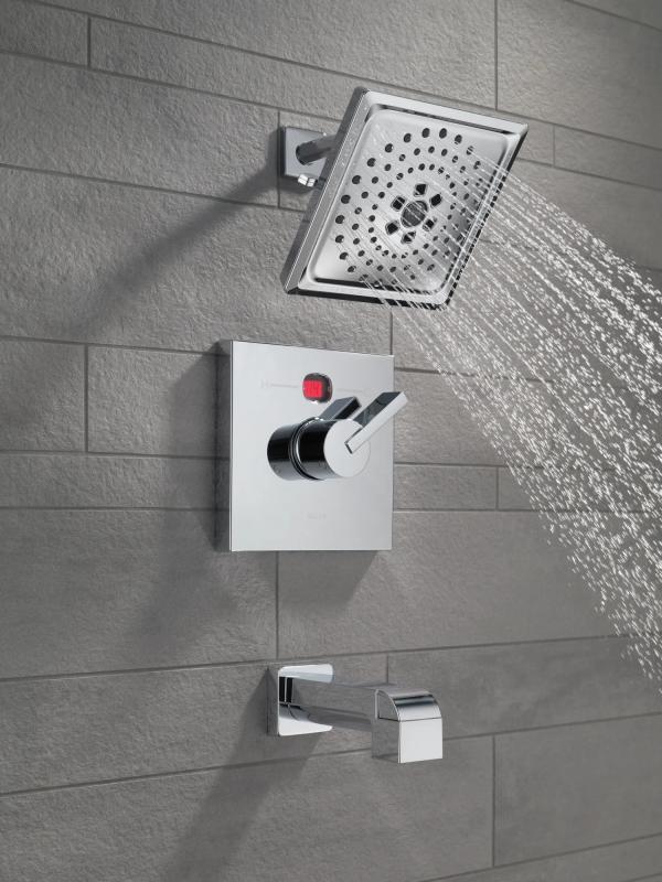DELTA Ara Tub Spout - Pull-Up Diverter — Chrome