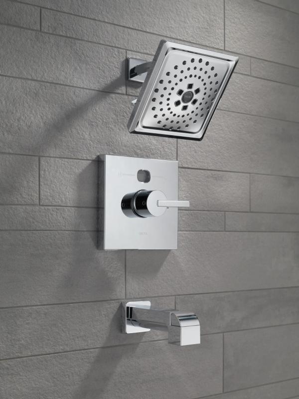 DELTA Ara Tub Spout - Pull-Up Diverter — Chrome