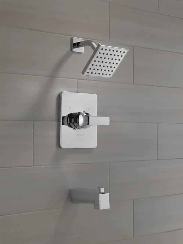 DELTA Velum Monitor 14 Series Tub & Shower — Chrome
