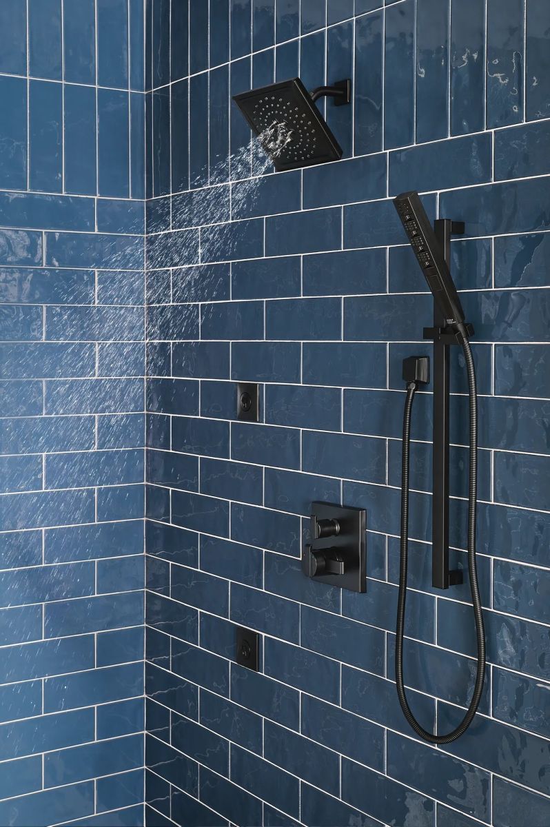 DELTA Universal Showering Components H2OKINETIC Hand Shower 1.75 GPM w/Slide Bar 4S — Matte Black