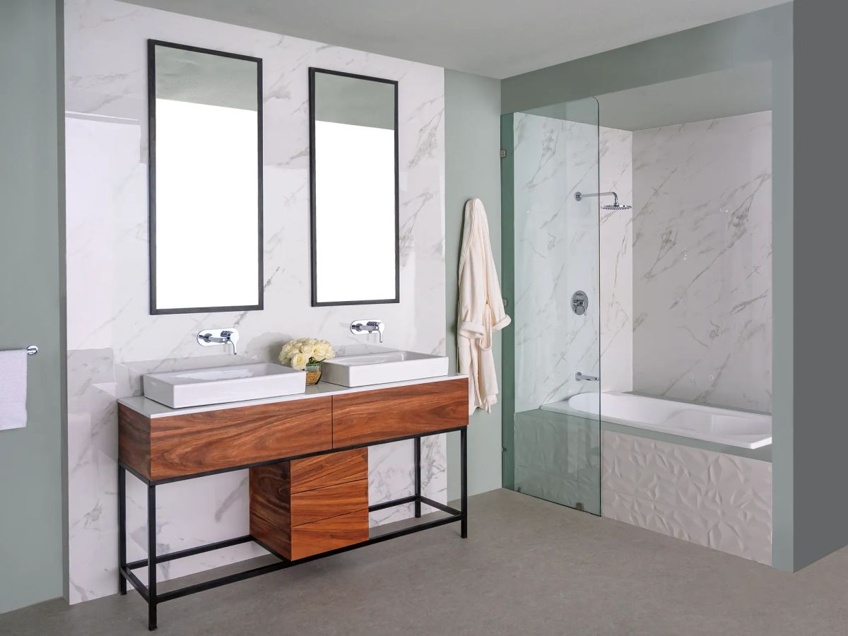 DELTA Kendari 24" Towel Bar — Chrome