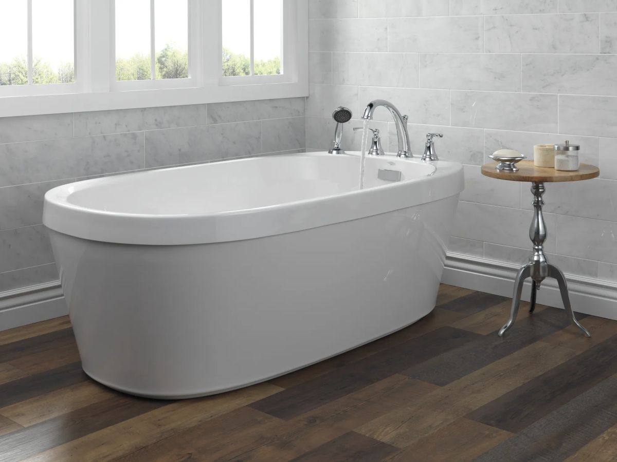 DELTA Woodhurst Roman Tub with Handshower Trim — Chrome