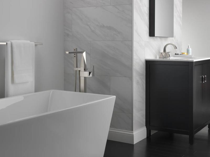 DELTA Trillian 30" Towel Bar — Stainless