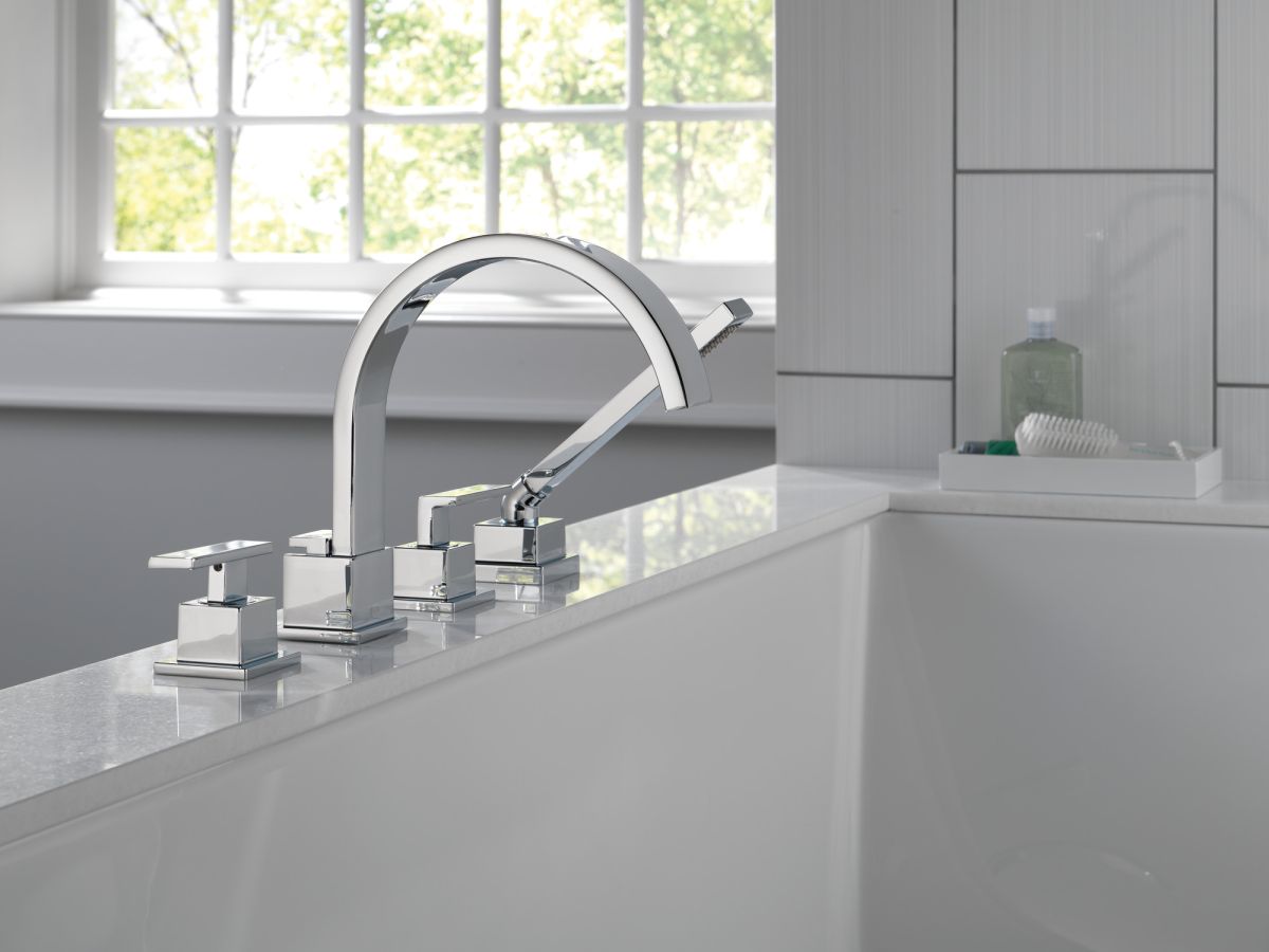 DELTA Vero Roman Tub Trim with Hand Shower — Chrome