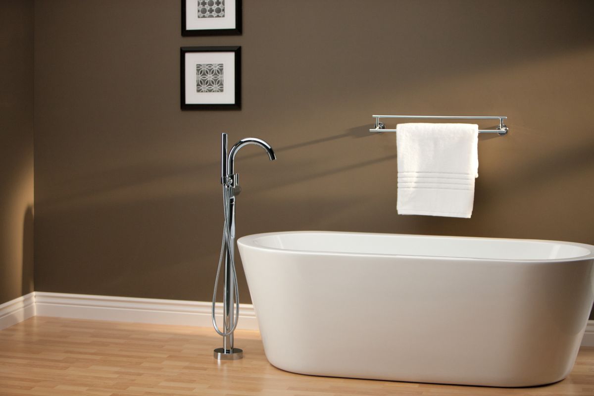 DELTA Trinsic 24" Double Towel Bar — Chrome