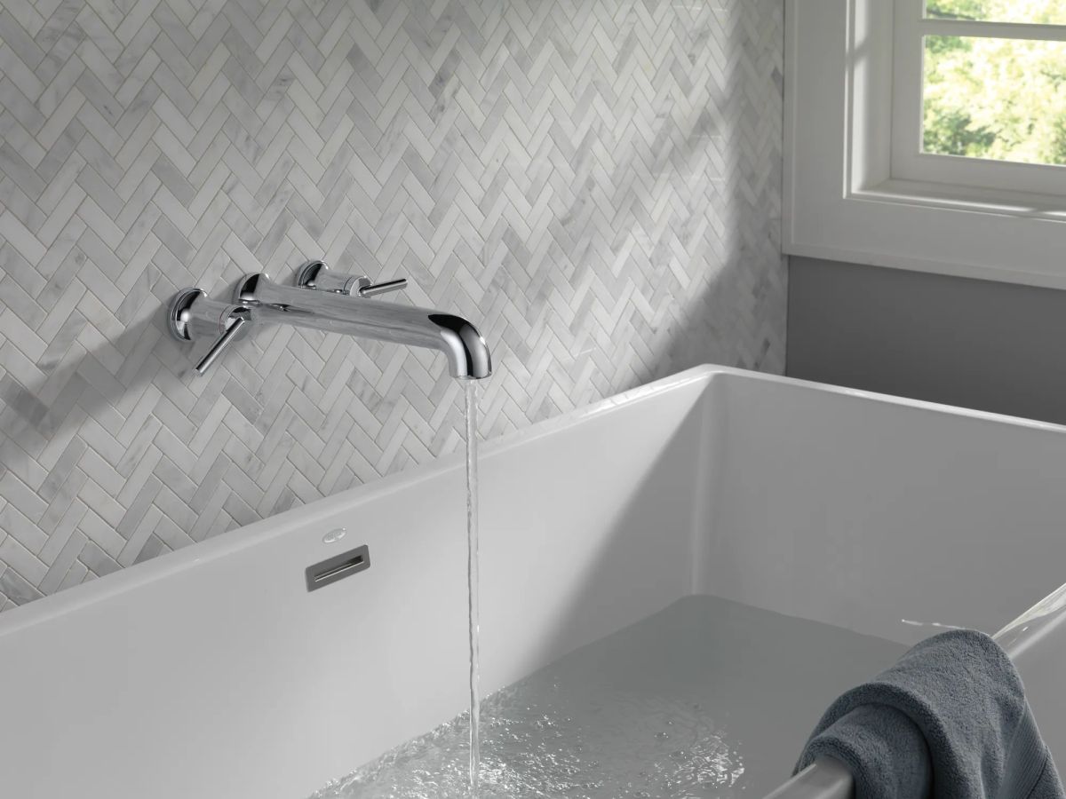 DELTA Trinsic Wall Mounted Tub Filler — Chrome