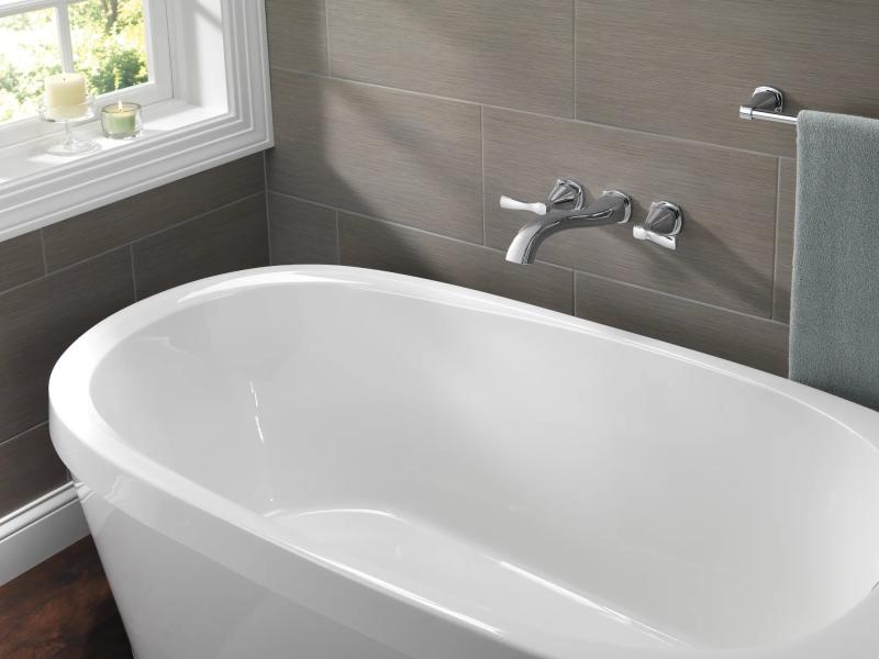 DELTA Stryke 24" Towel Bar — Chrome