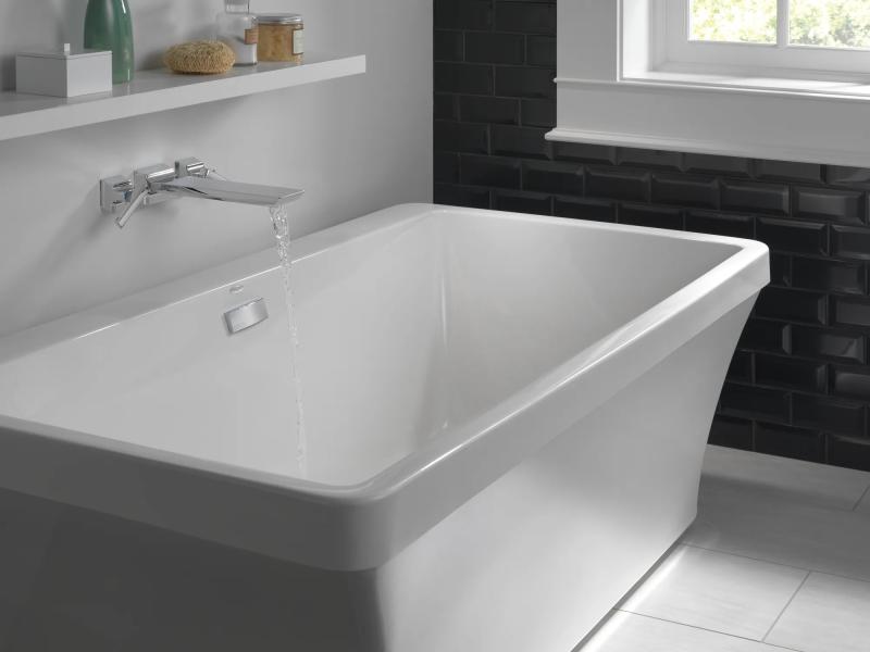 DELTA Pivotal Wall Mount Tub Filler Trim — Lumicoat® Chrome