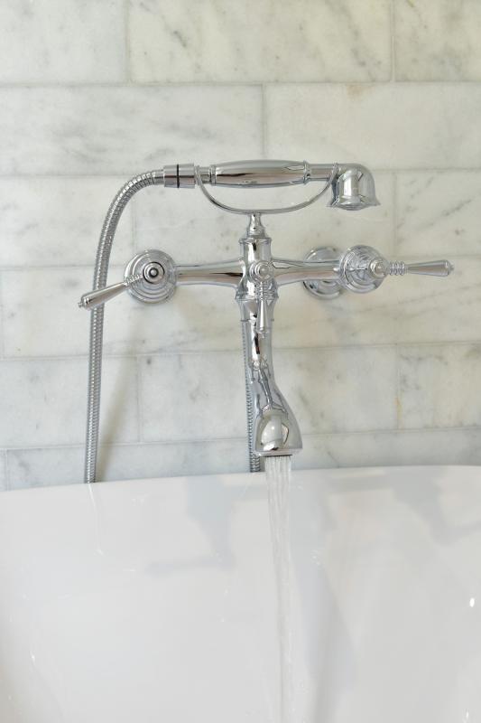 BRIZO Traditional Two-Handle Freestanding Tub Filler Body Assembly Trim - Less Handles — Chrome